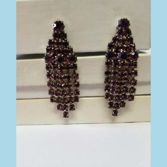 Karu Arke inc. Vintage purple rhinestone earrings - Picture 2 of 4